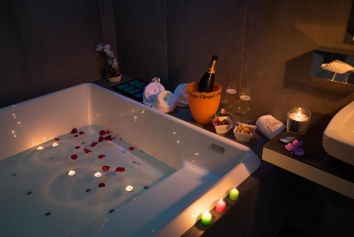 Twice - Naples image 1