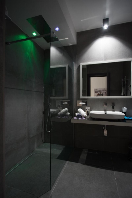 Twice - Naples image 22