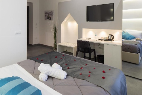 Twice - Naples image 27