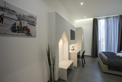 Twice - Naples image 28