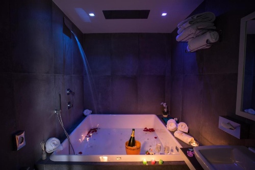 Twice - Naples image 43