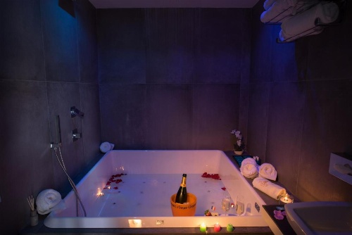 Twice - Naples image 45